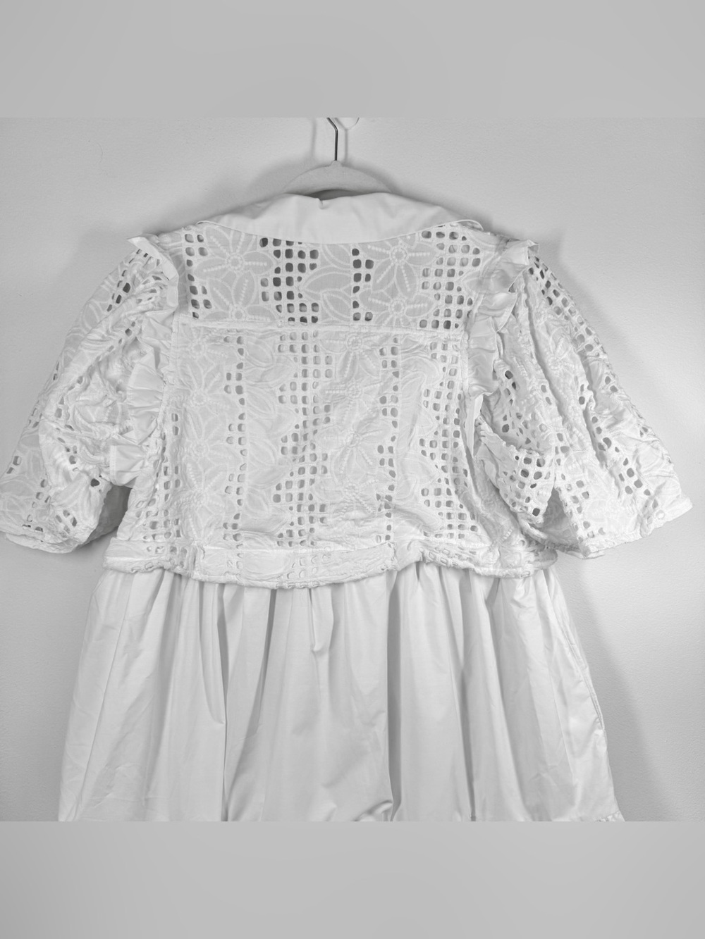 NWOT Entro White Eyelet Tiered Dress Women’s Size Small - Picture 10 of 11